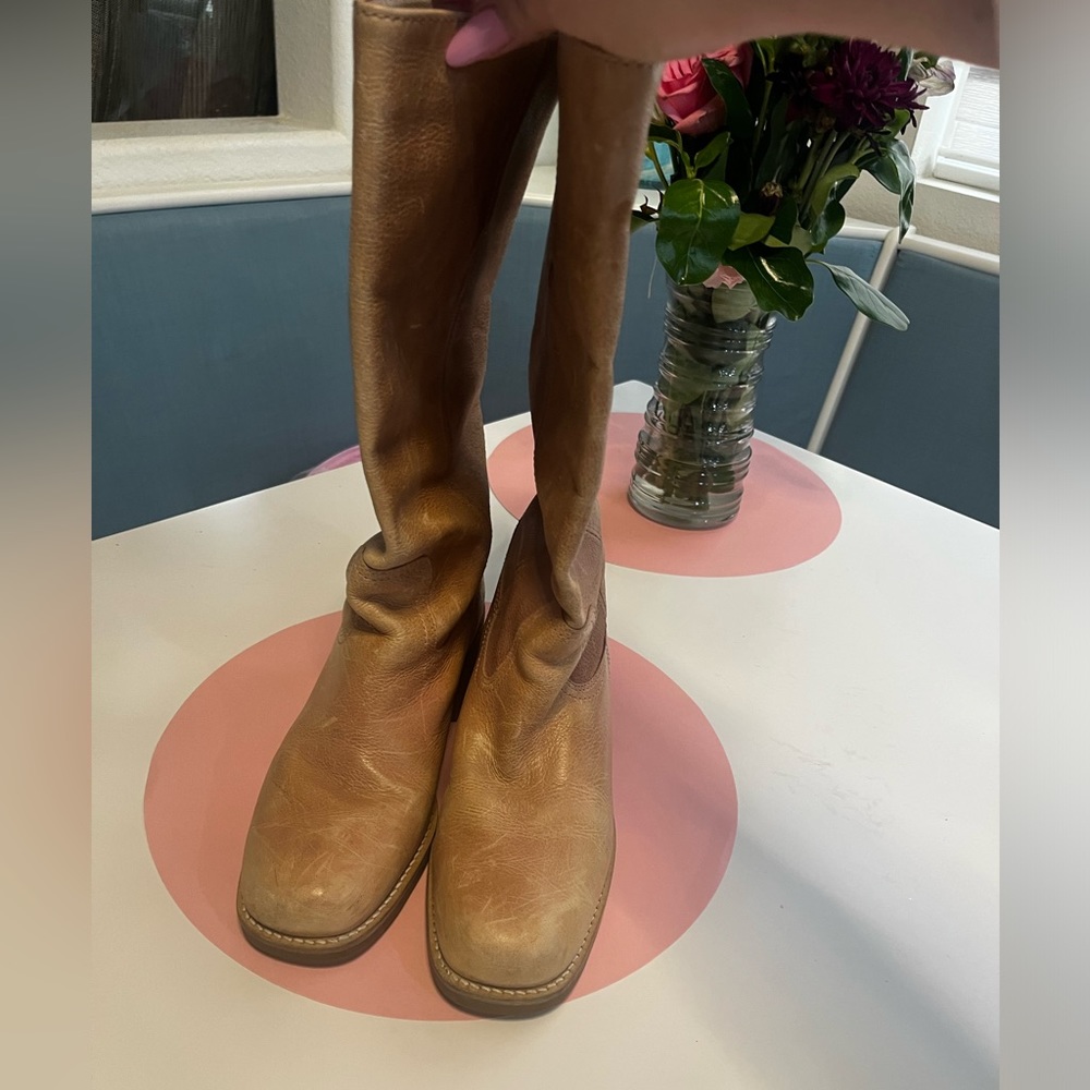 Vintage Y2K - Amanda Smith blush pink distressed boots, size 9 women’s